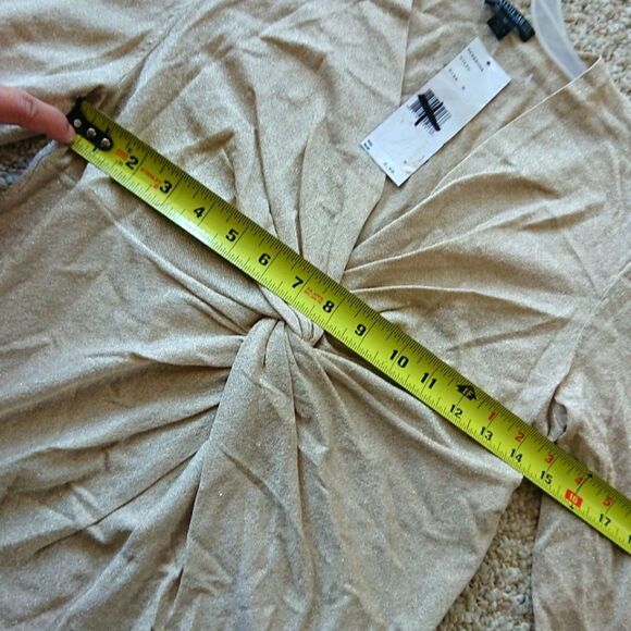 Lafayette 148 gold tone V neck knotted top size M - Picture 9 of 13